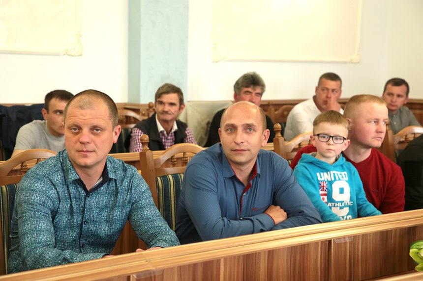 Прикарпатських військових та волонтерів нагородили відзнаками До Дня Героїв 