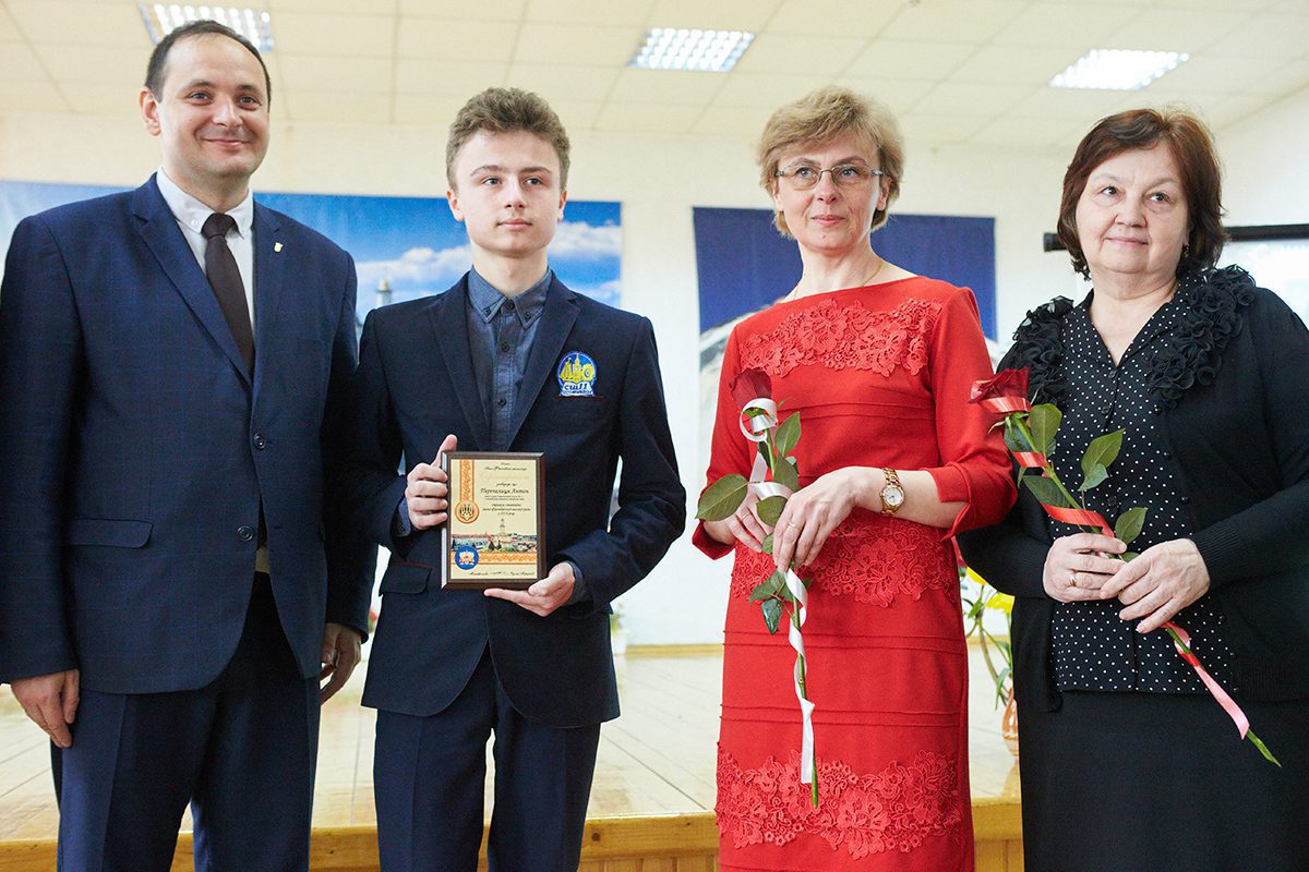 В Івано-Франківську 40 обдарованих учнів отримуватимуть стипендії від міськради