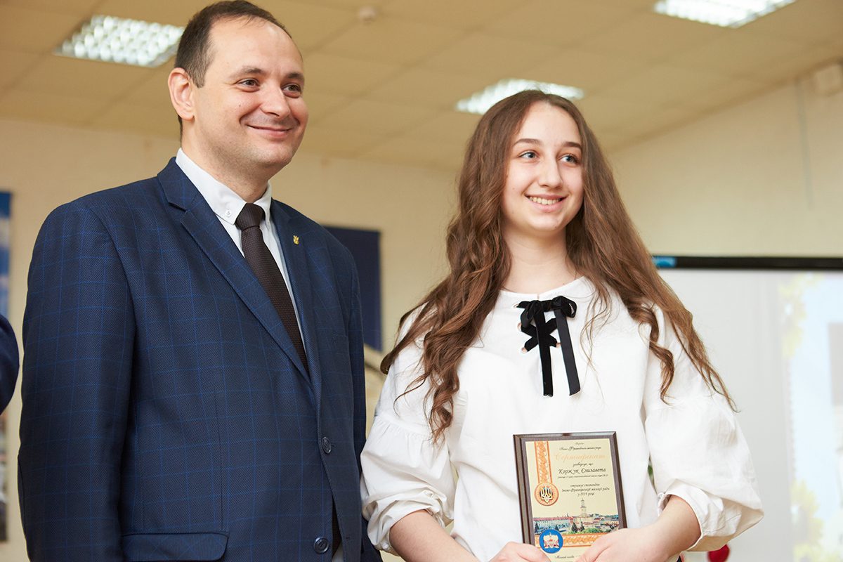 В Івано-Франківську 40 обдарованих учнів отримуватимуть стипендії від міськради