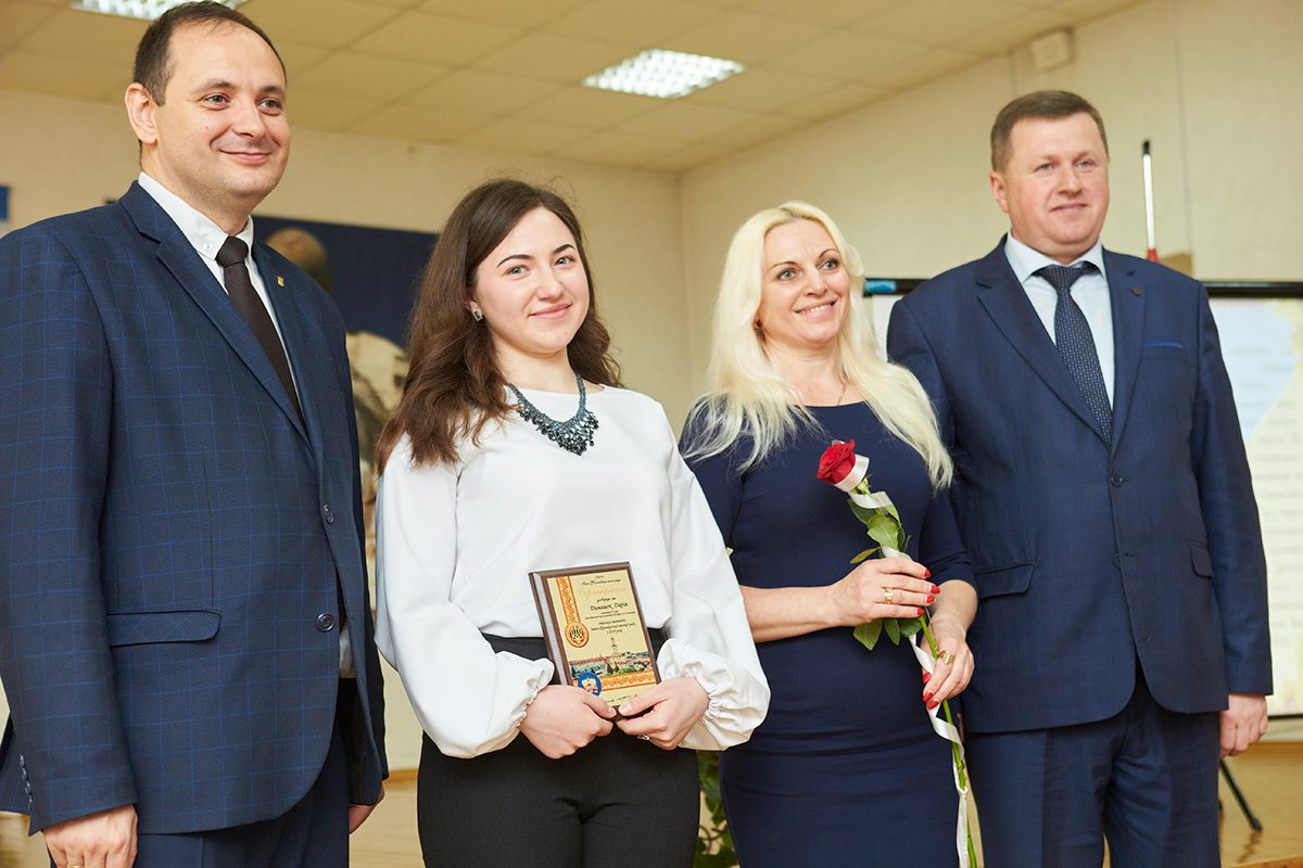 В Івано-Франківську 40 обдарованих учнів отримуватимуть стипендії від міськради