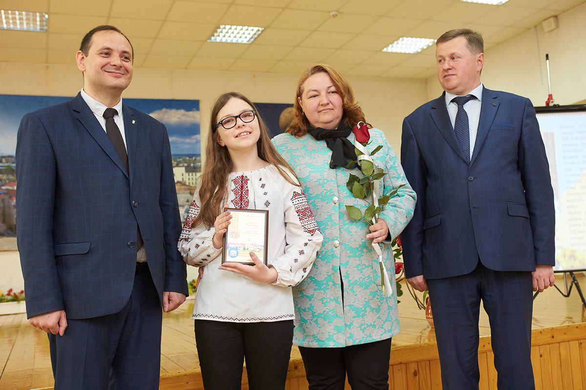 В Івано-Франківську 40 обдарованих учнів отримуватимуть стипендії від міськради