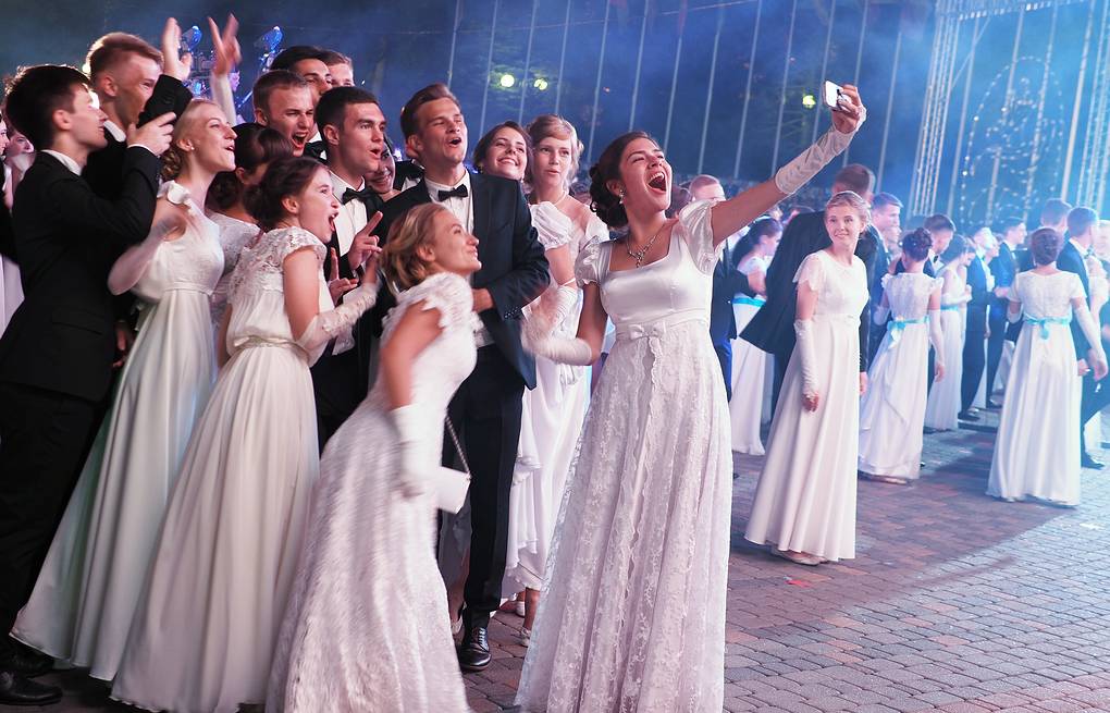 як будуть святкувати цього року випускні на прикарпатті